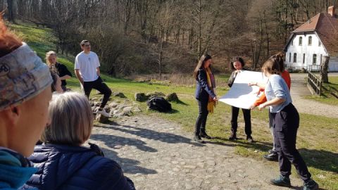 Teilnehmerinnen und Teilnehmer des Workshops im Jugendwaldheim Steinmühle