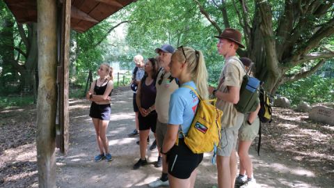 Beim Besuch im Bärenwald zeigten sich die Besucher aus Schweden beeindruckt davon, dass es in Mecklenburg-Vorpommern eine solche Einrichtung zum Schutz der Bären gibt