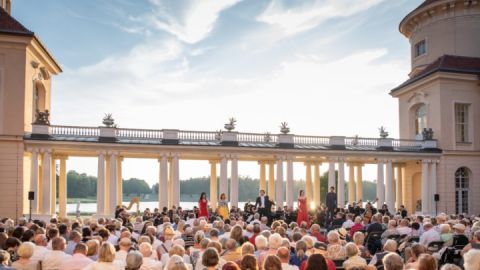 Operngala im wunderschönen Rheinsberger Schlosshof