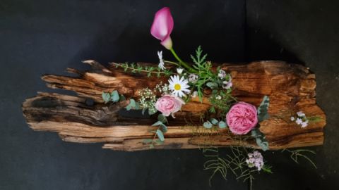 Holz und Blumen
