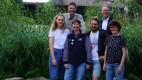 Im Müritzeum bei der Taschenübergabe an die diesjährigen Umweltpraktikantinnen und den-praktikanten des Müritz-Nationalparks.